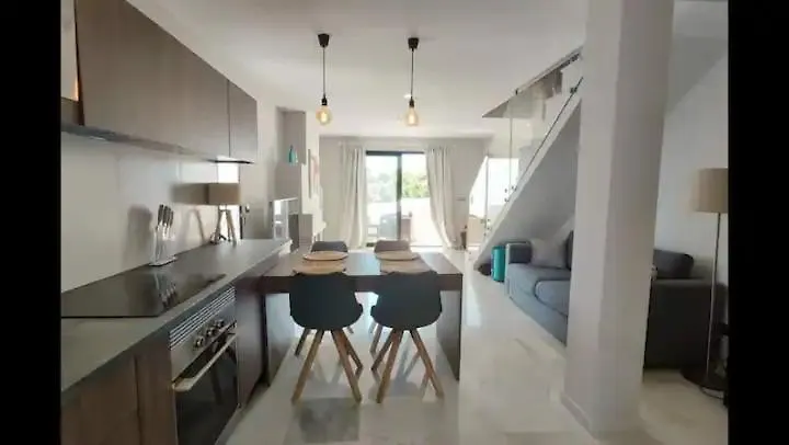 Apartment Fabuloso Y Amplio Duplex En Urb Jardines De Sotogrande