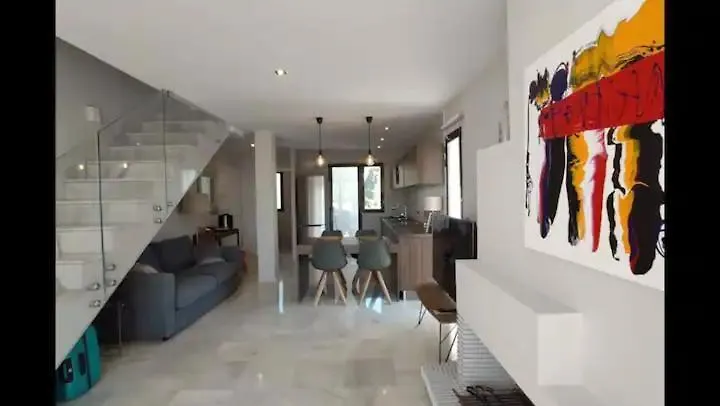 Fabuloso Y Amplio Duplex En Urb Jardines De Sotogrande