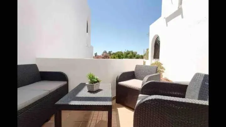 Fabuloso Y Amplio Duplex En Urb Jardines De סוטוגרנדה דירה