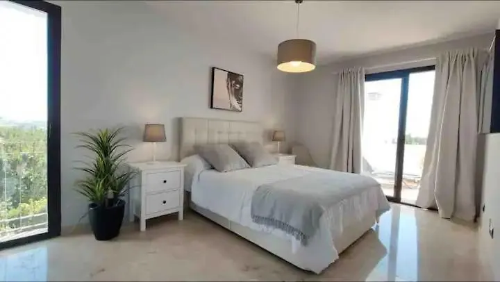 Fabuloso Y Amplio Duplex En Urb Jardines De Sotogrande Apartment
